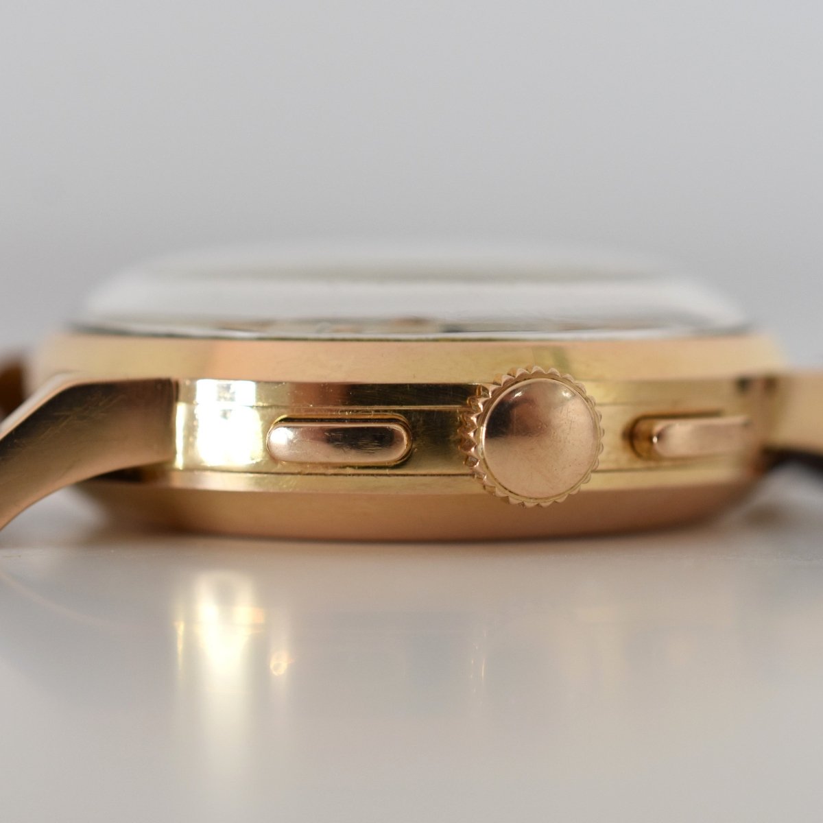 Montre OMEGA "Calibre 321 Tri - Compax" en or rose et cuir - Castafiore