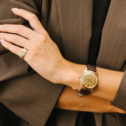 Montre OMEGA "Constellation" en or jaune et cuir - Castafiore