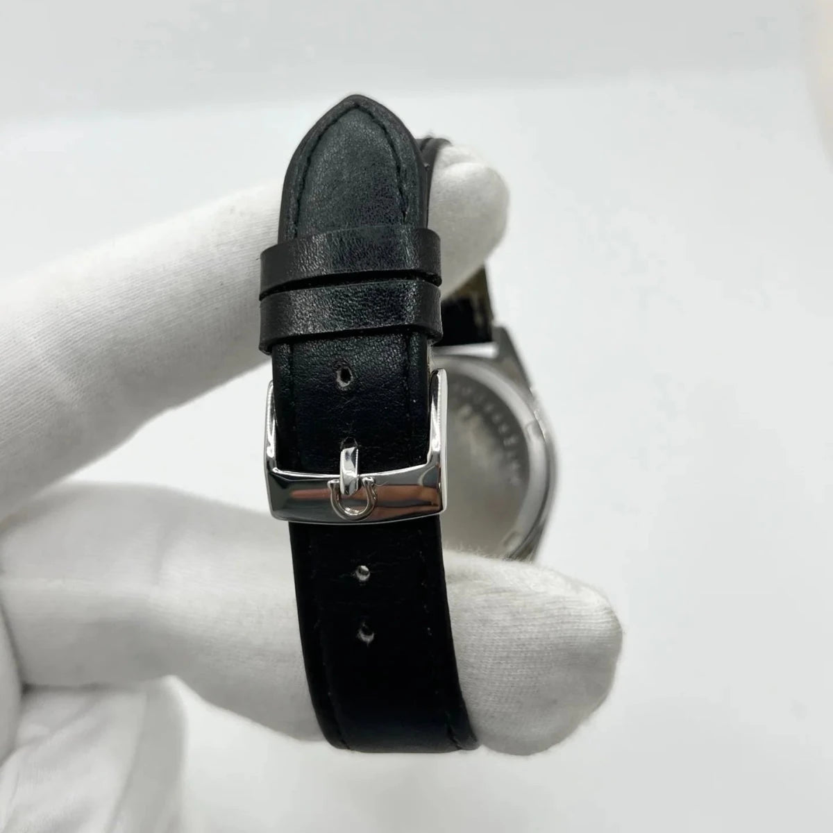 Montre OMÉGA en acier inoxydable et cuir - Castafiore