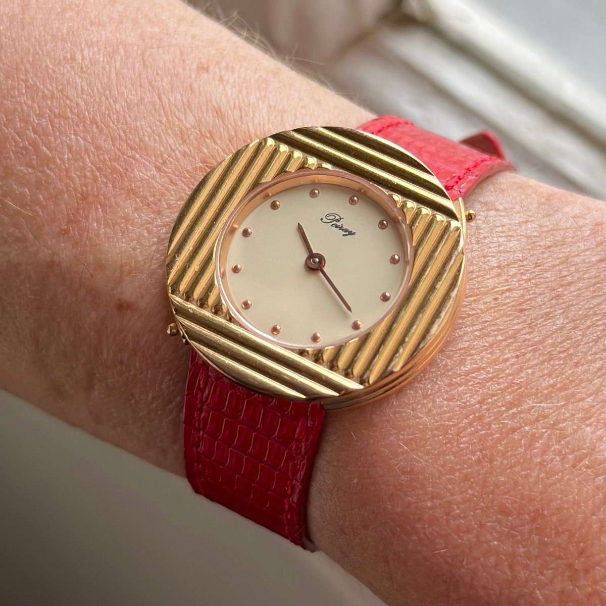 Montre POIRAY en or jaune