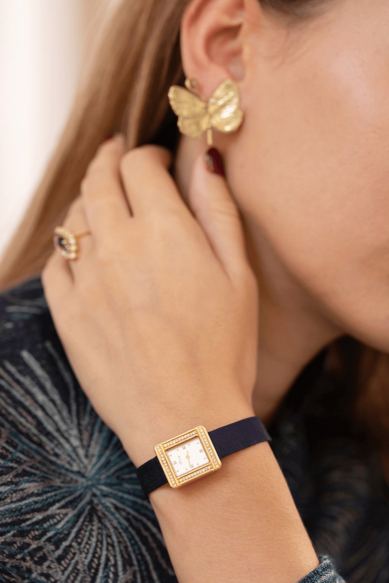 Montre POIRAY, "Ma première" modèle mini en or jaune et diamants - Castafiore