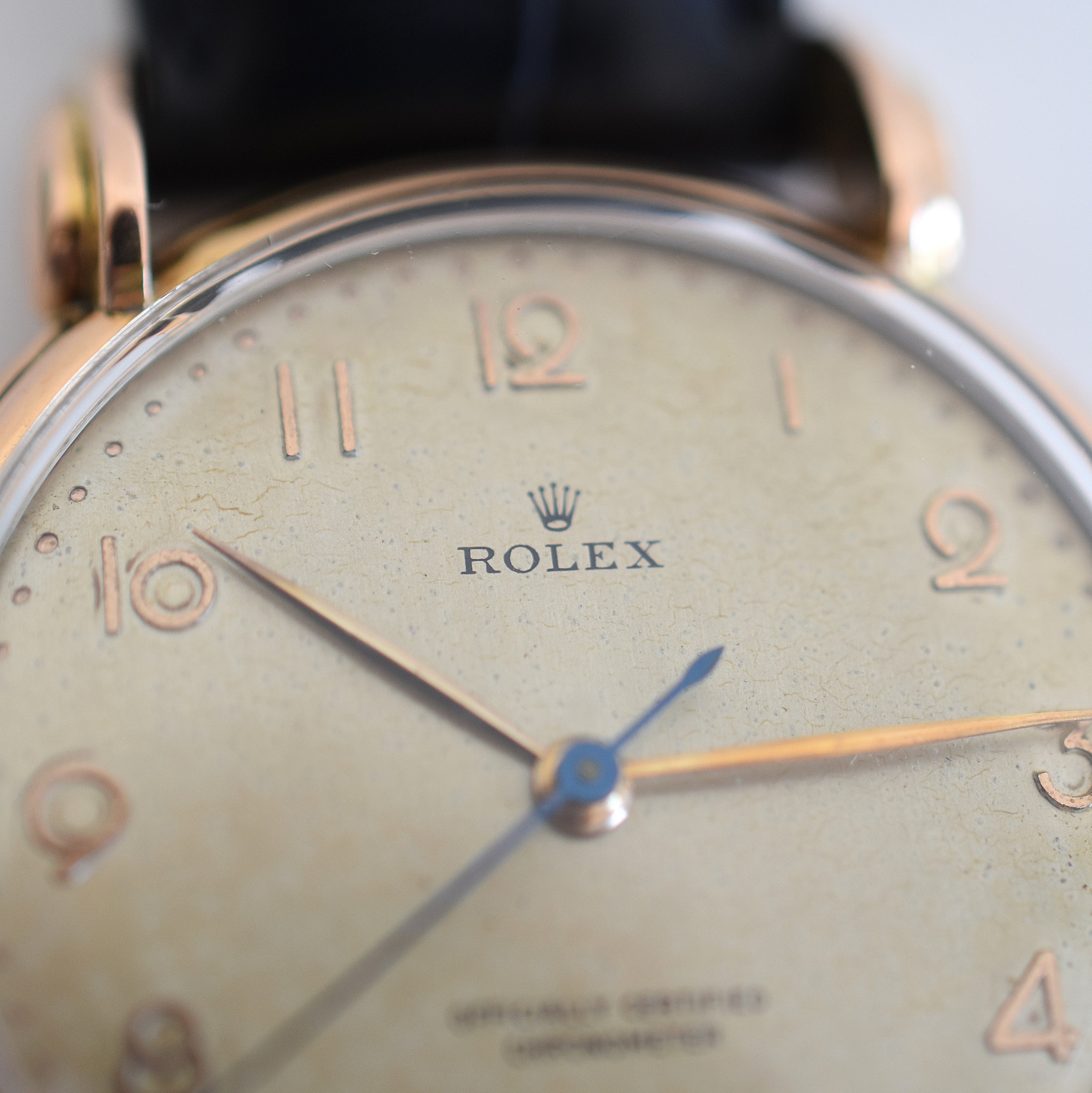 Montre ROLEX "Chronomètre" en or rose, acier et cuir - Castafiore