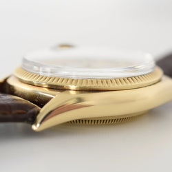Montre ROLEX "Oyster Perpetual Date Ovettone" en or jaune et cuir - Castafiore