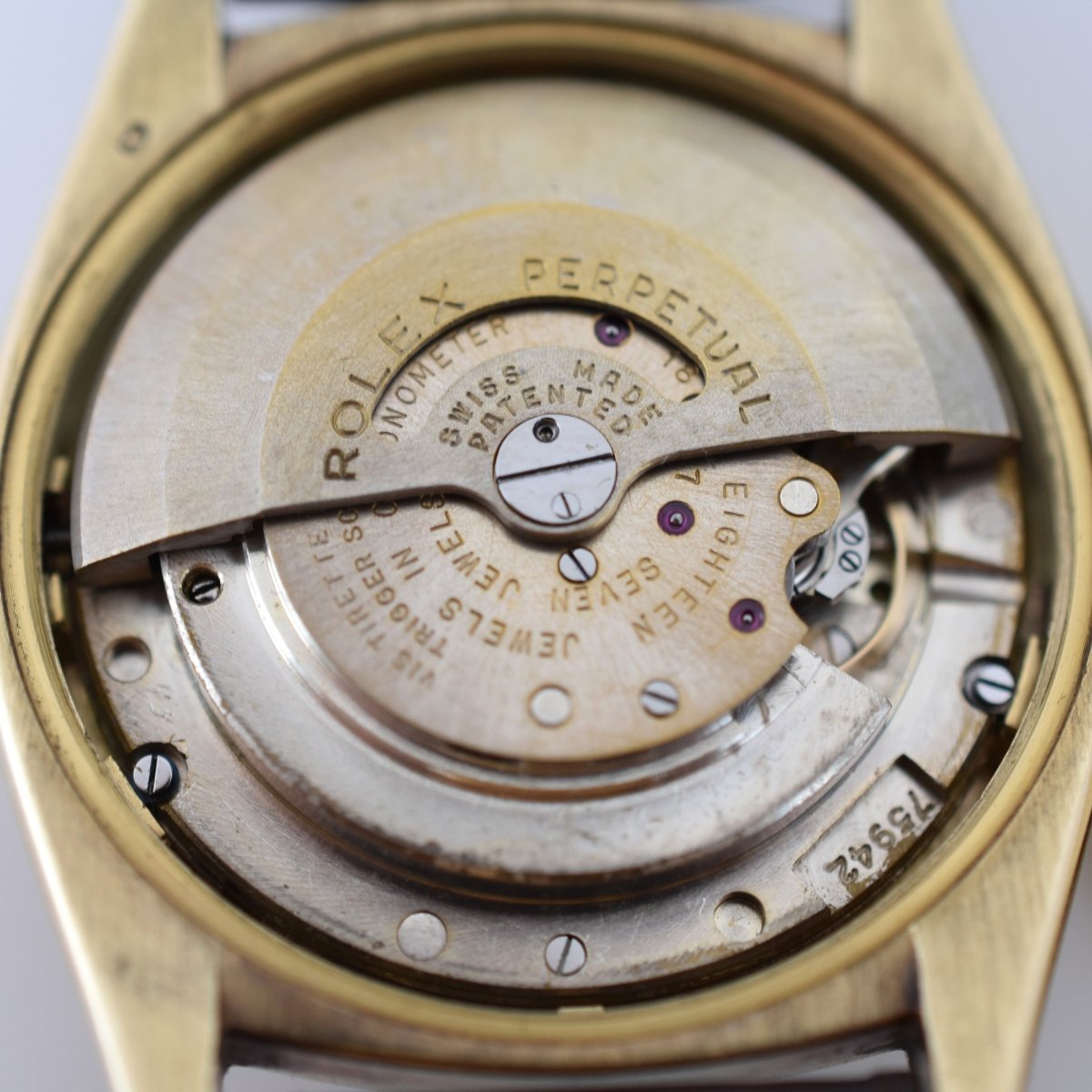 Montre ROLEX "Oyster Perpetual Date Ovettone" en or jaune et cuir - Castafiore