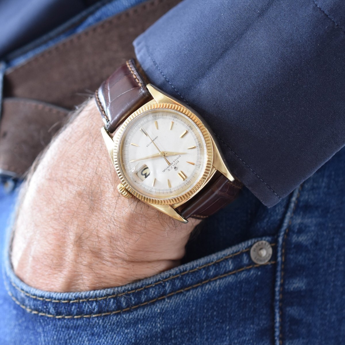 Montre ROLEX "Oyster Perpetual Date Ovettone" en or jaune et cuir - Castafiore