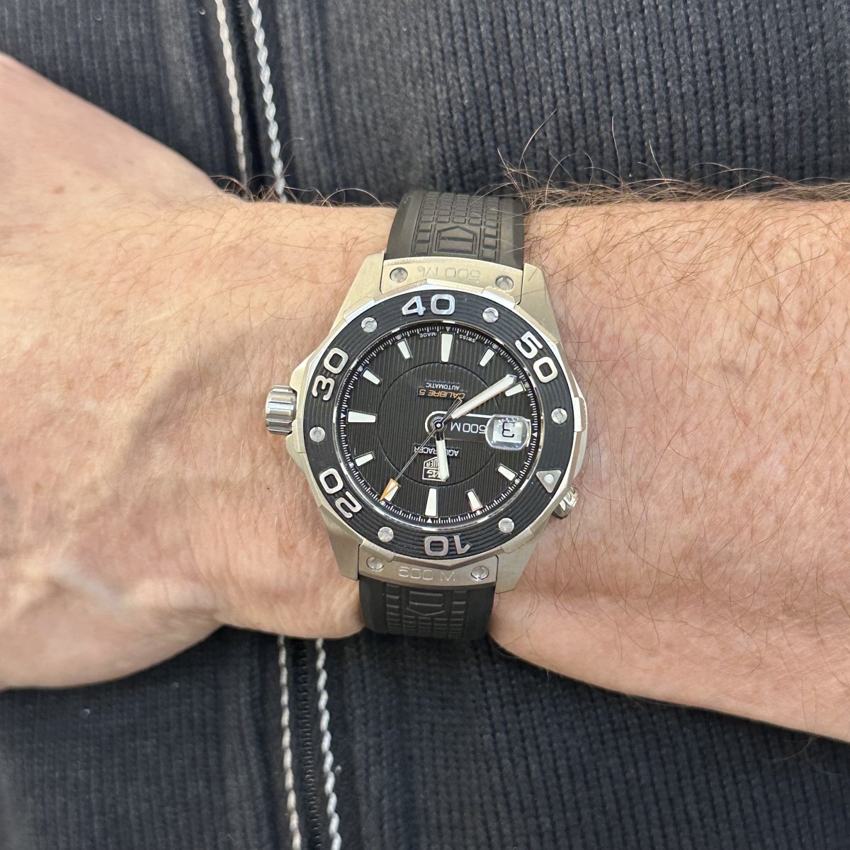 Montre TAG Heuer Aquaracer 500 m (Ref WAJ2110.FT6015) en acier de 2012. Full Set. 42 mm - Castafiore