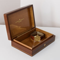 Montre VACHERON CONSTANTIN "Ultra - Thin" en or jaune et cuir - Castafiore