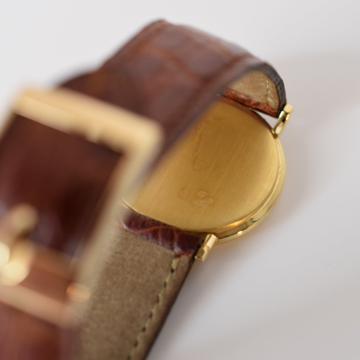 Montre VACHERON CONSTANTIN "Ultra - Thin" en or jaune et cuir - Castafiore