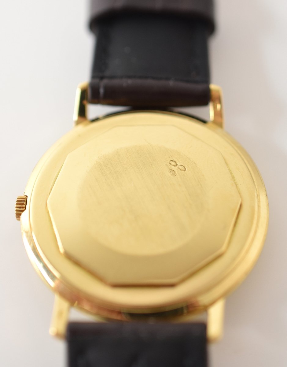Montre VACHERON&CONSTANTIN Modèle Patrimony Réf. 6903 en or jaune 18 carats, Cal. K1002/2, Années 1960. - Castafiore