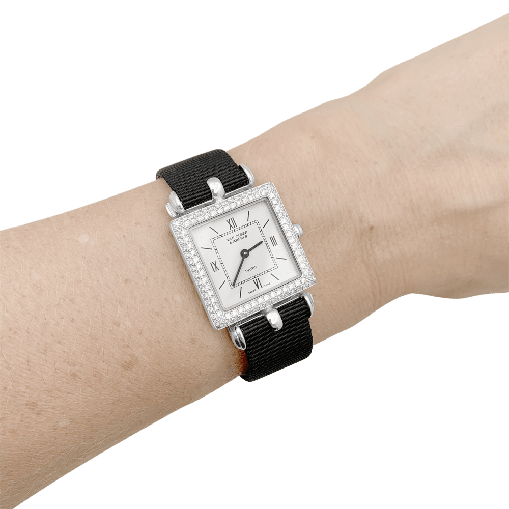 Montre VAN CLEEF & ARPELS "Classique" en or blanc et diamants - Castafiore