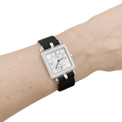 Montre VAN CLEEF & ARPELS "Classique" en or blanc et diamants - Castafiore