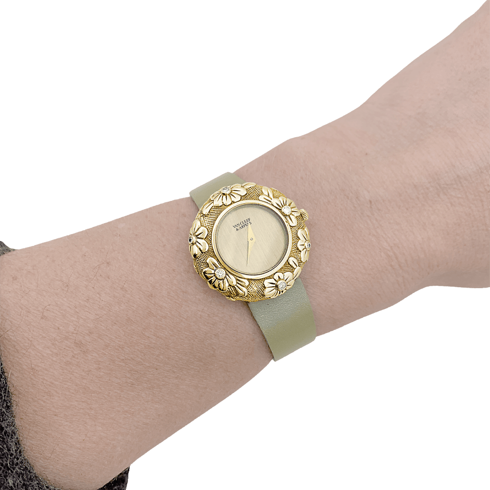 Watch Van Cleef & Arpels, "Tess", yellow gold and diamonds.