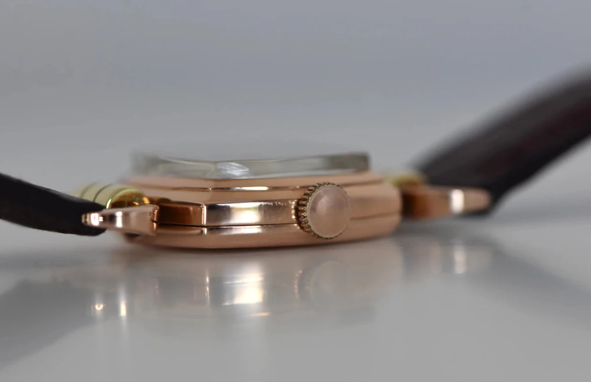 Montre VANCHERON & CONSTANTIN "Étrier" en or rose et cuir - Castafiore