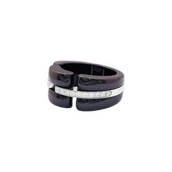 Bague Chanel, "Ultra", or blanc, céramique noire, diamants.