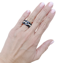Bague Chanel, "Ultra", or blanc, céramique noire, diamants.