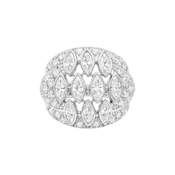 Bague boule vintage en or blanc et diamants.