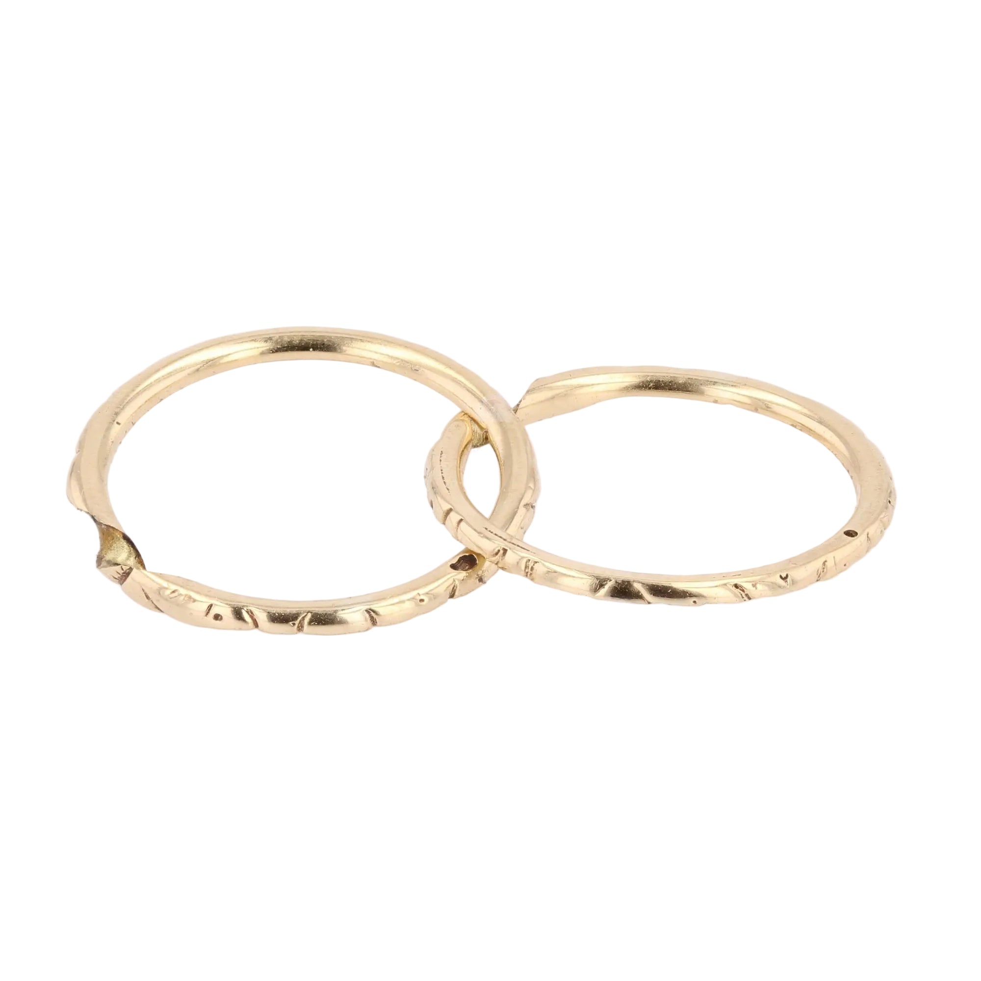 Double alliance yellow gold chiseled