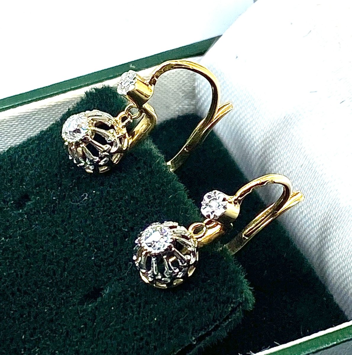 Pair de boucles d’oreilles dormeuses en or 18 carats, diamants, vers 1900 - Castafiore