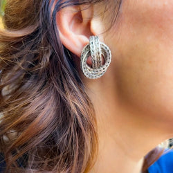 Paire de boucle d’oreille en n a regent collection vendome de la maison Hermès - Castafiore