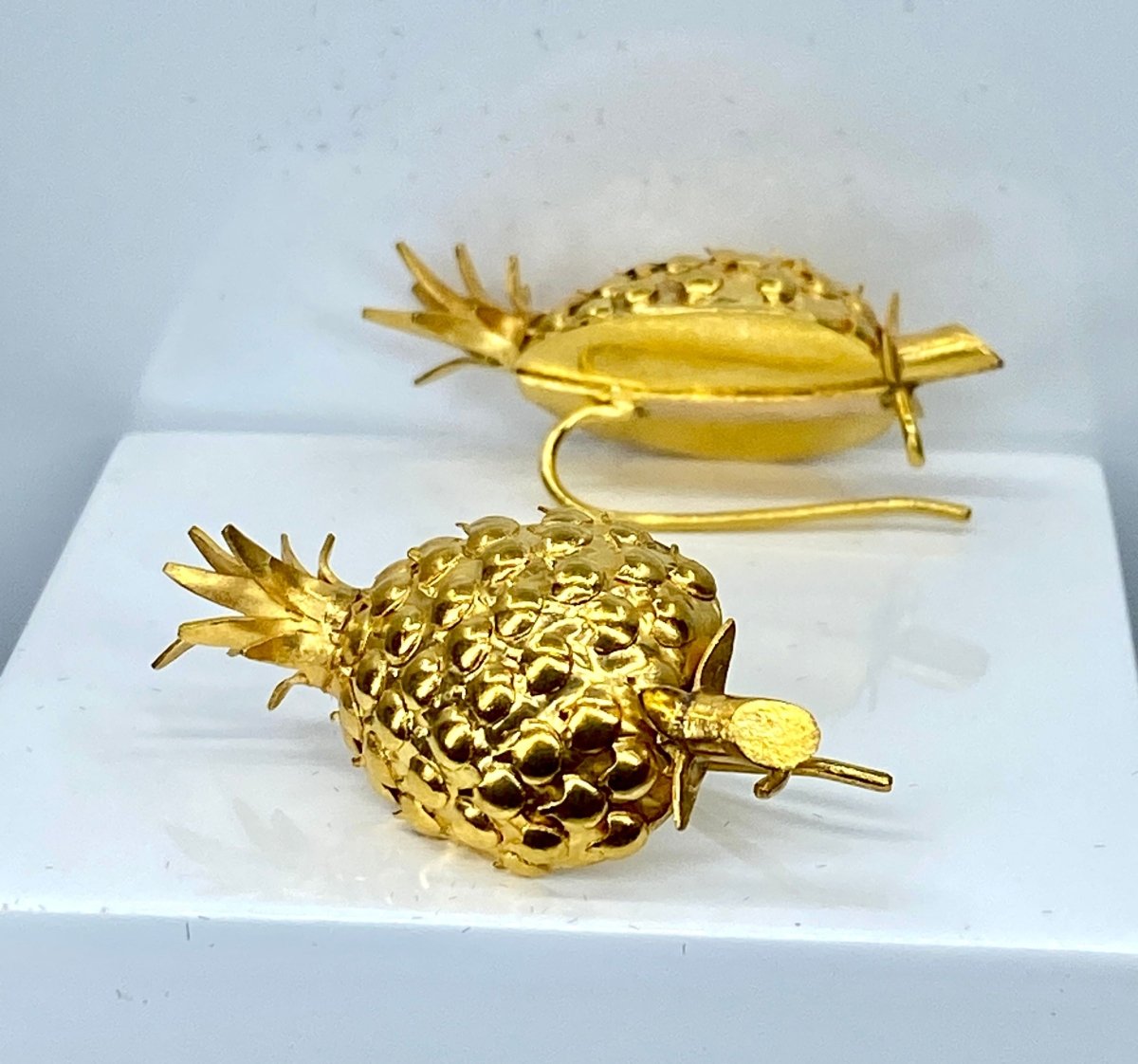 Paire de boucles d’oreilles Ananas en or jaune 18 carats - Castafiore