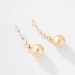 Paire de boucles d'oreilles en or jaune diamants navettes et perles gold des mer du sud - Castafiore