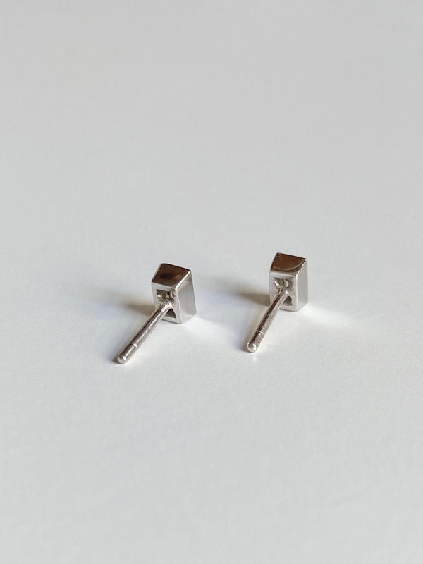 Paire de puces d’oreilles en or blanc 18k et diamants - Castafiore
