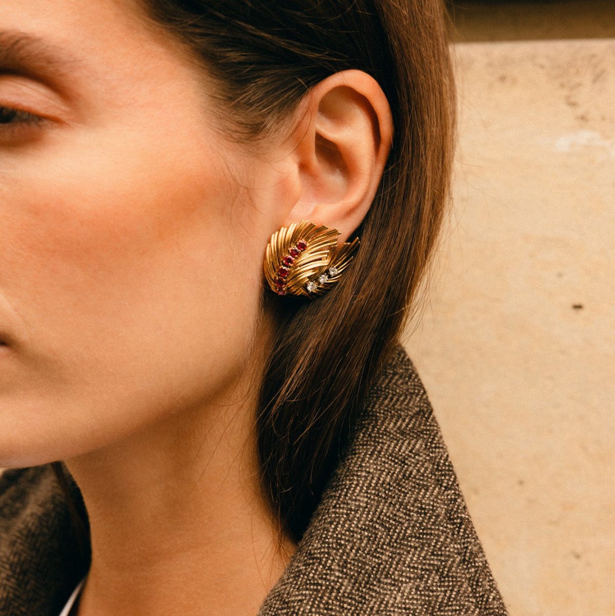Parure VAN CLEEF & ARPELS en or jaune, rubis et diamants - Castafiore