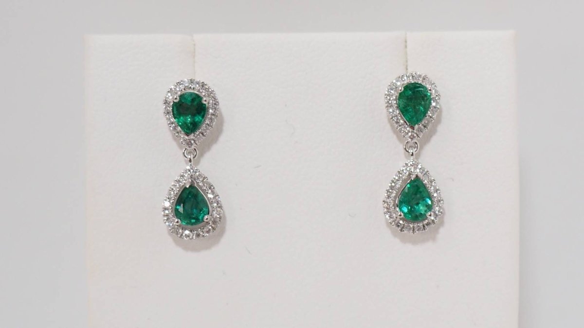 Pendants d'Oreille En Or Blanc, Emeraudes Et Diamants - Castafiore