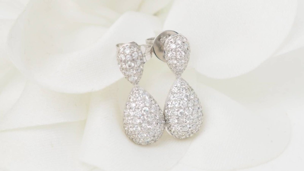Pendants d'oreilles en or blanc et diamants - Castafiore