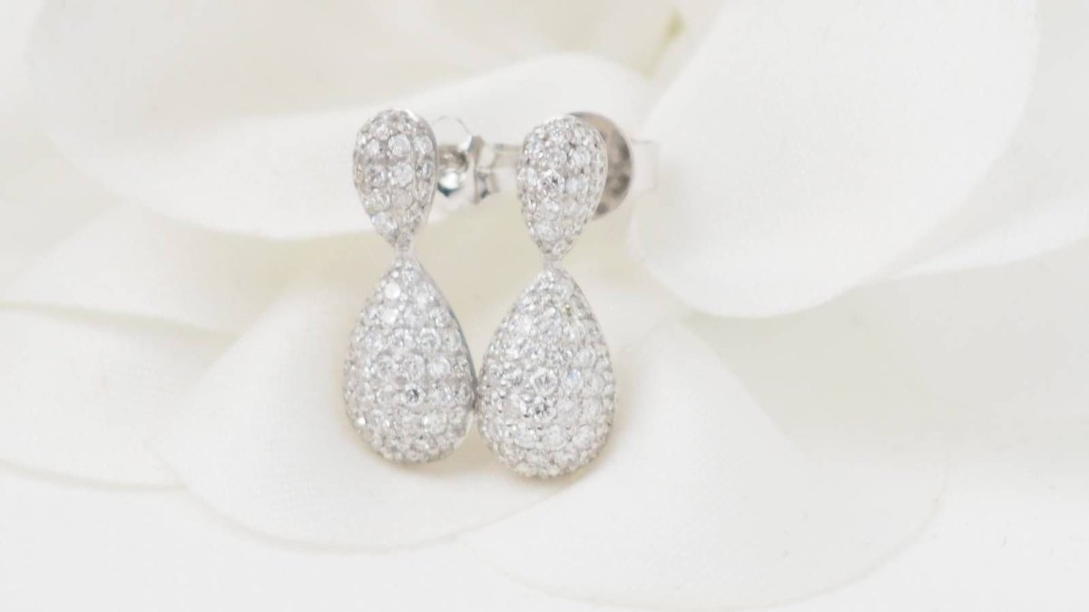 Pendants d'oreilles en or blanc et diamants - Castafiore