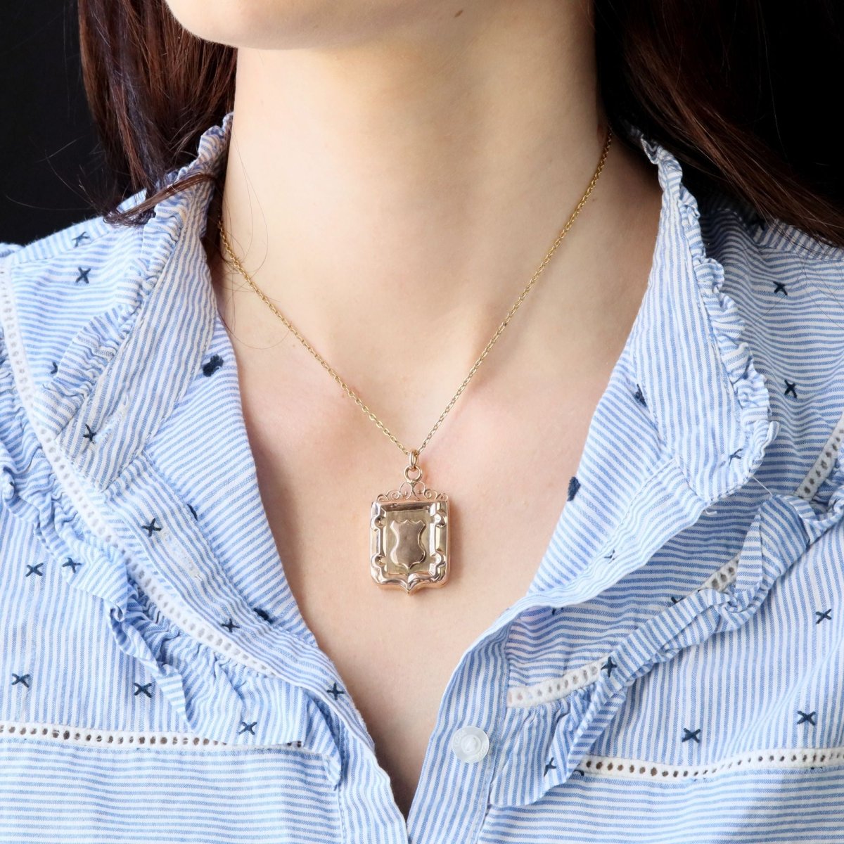 Pendentif ancien écusson en or rose - Castafiore