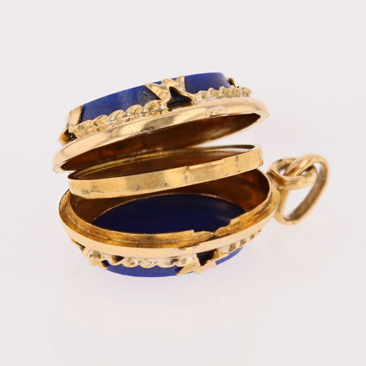 Antique lapis lazuli medallion