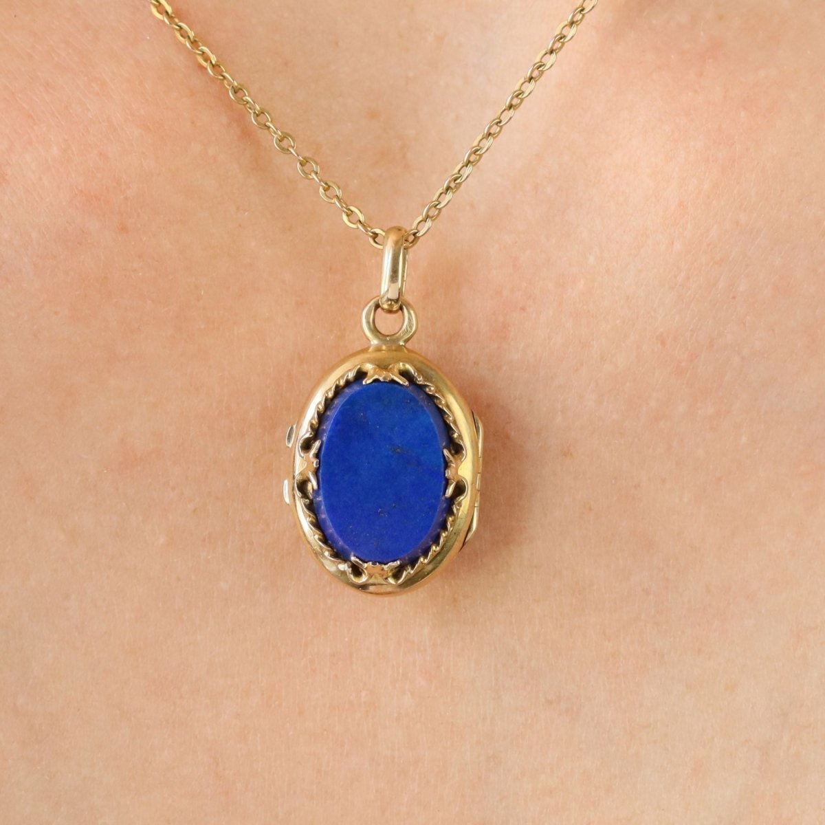 Antique lapis lazuli medallion