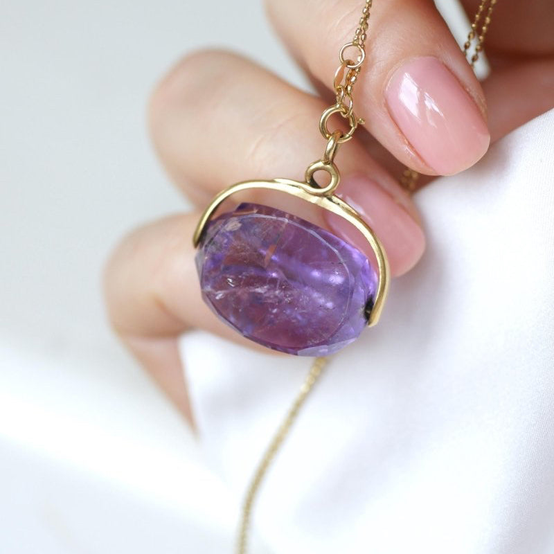 Pendentif ANCIEN Sceau pivotant en or jaune et améthyste - Castafiore