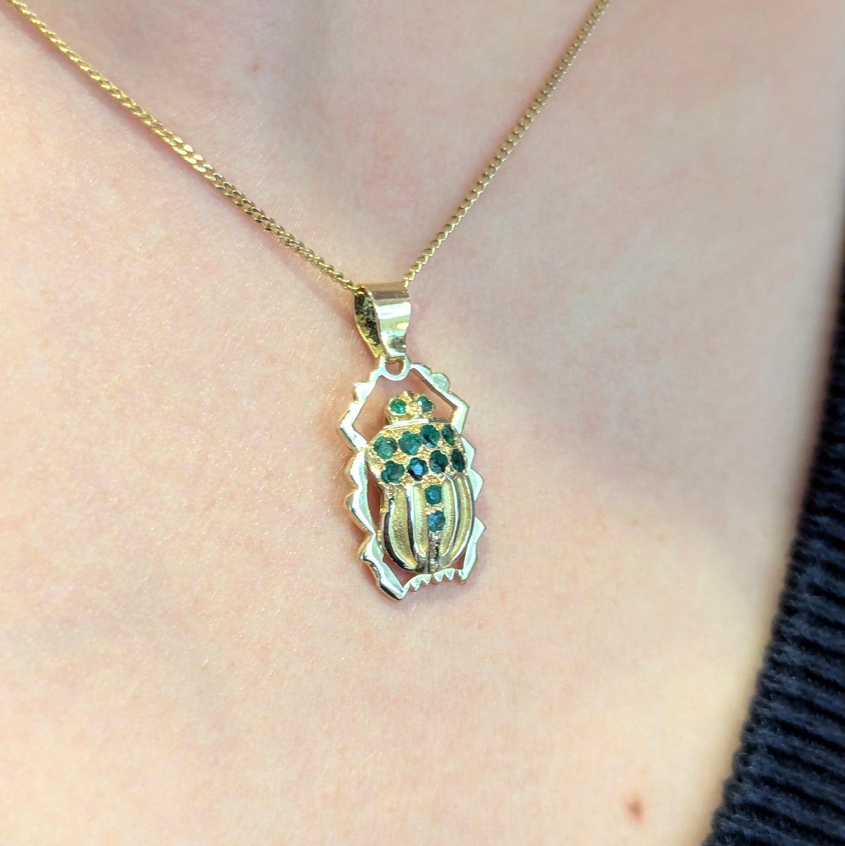 Pendentif animalier en or jaune et émeraudes - Castafiore