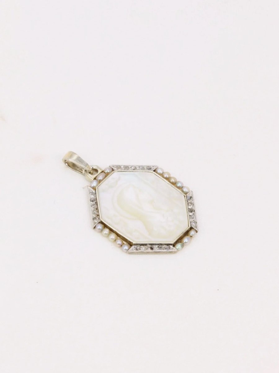 Pendentif Art Deco or blanc nacre diamants perles fines - Castafiore