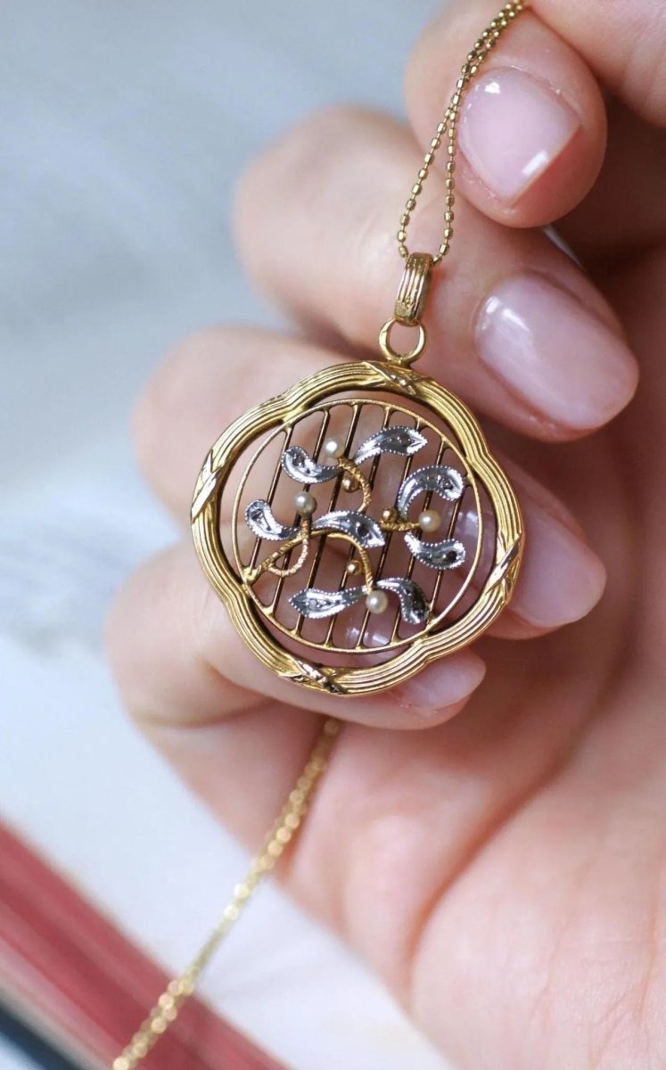 Pendentif Art Nouveau Gui Or jaune Perles et Diamants - Castafiore
