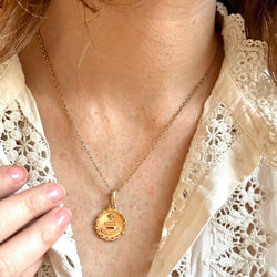 Pendentif AUGIS Médaille d'amour en or et rubis - Castafiore