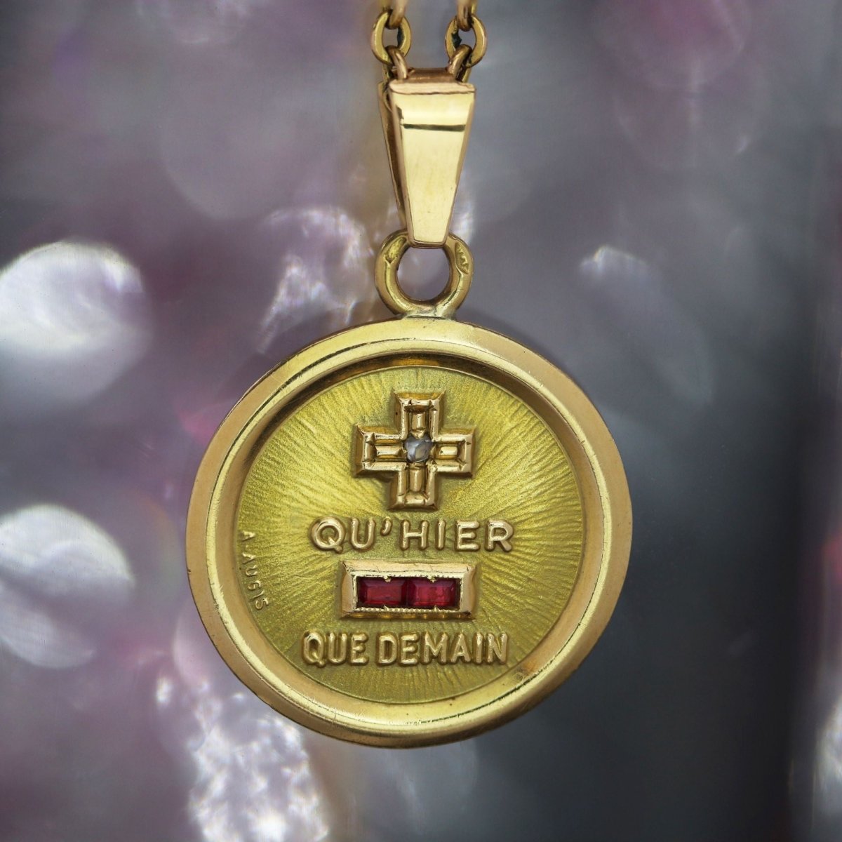 Pendentif AUGIS Médaille en or jaune - Castafiore