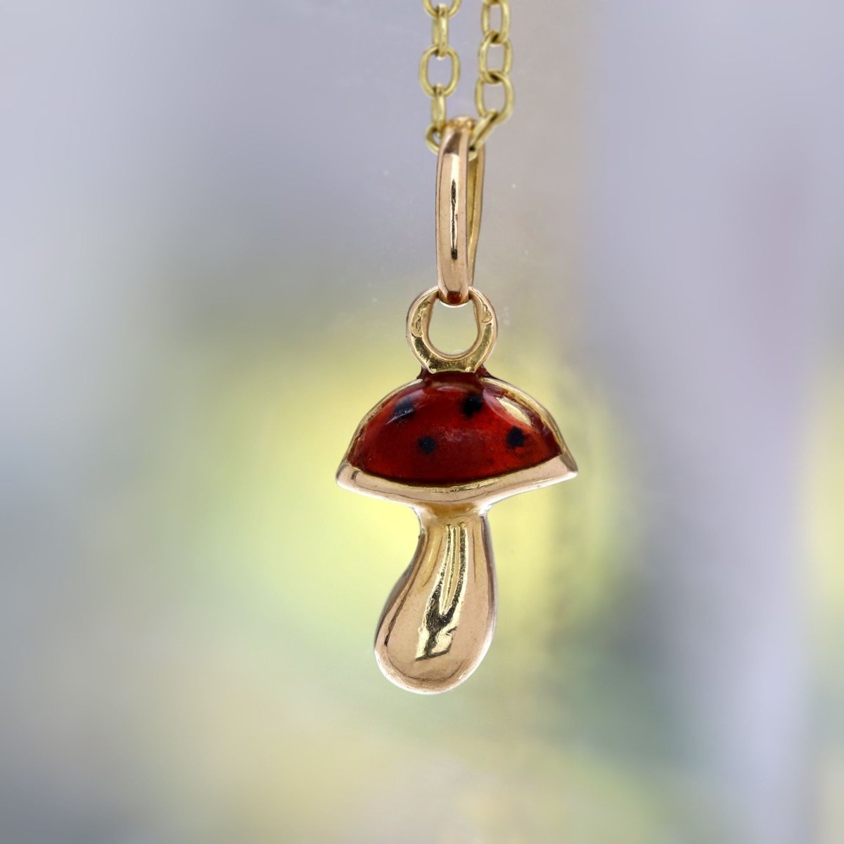 Pendant charm yellow gold enameled mushroom