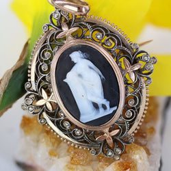 Antique cameo and brooch pendant diamonds cut in pink