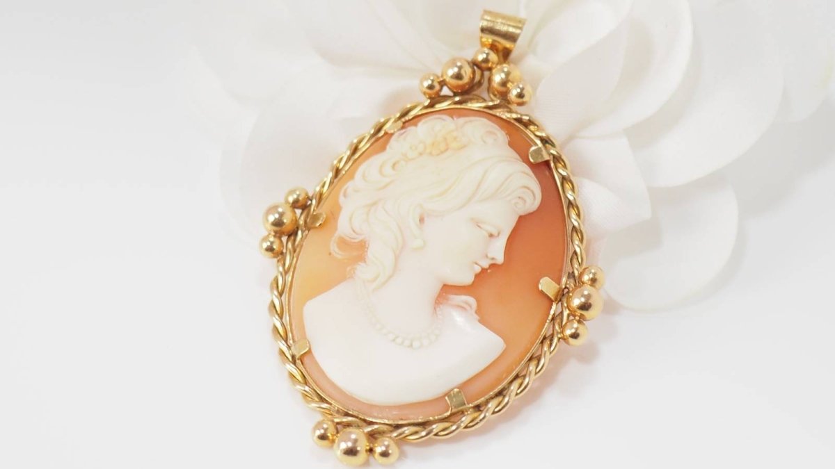 Pendentif Camée ancien d'occasion en or jaune - Castafiore