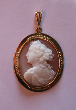 Pendentif camée ancien en or jaune - Castafiore