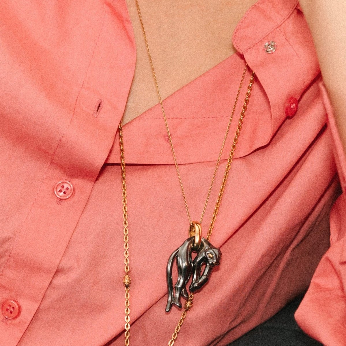 Pendentif CARTIER "Panthère Molle" en or jaune et silvernium - Castafiore