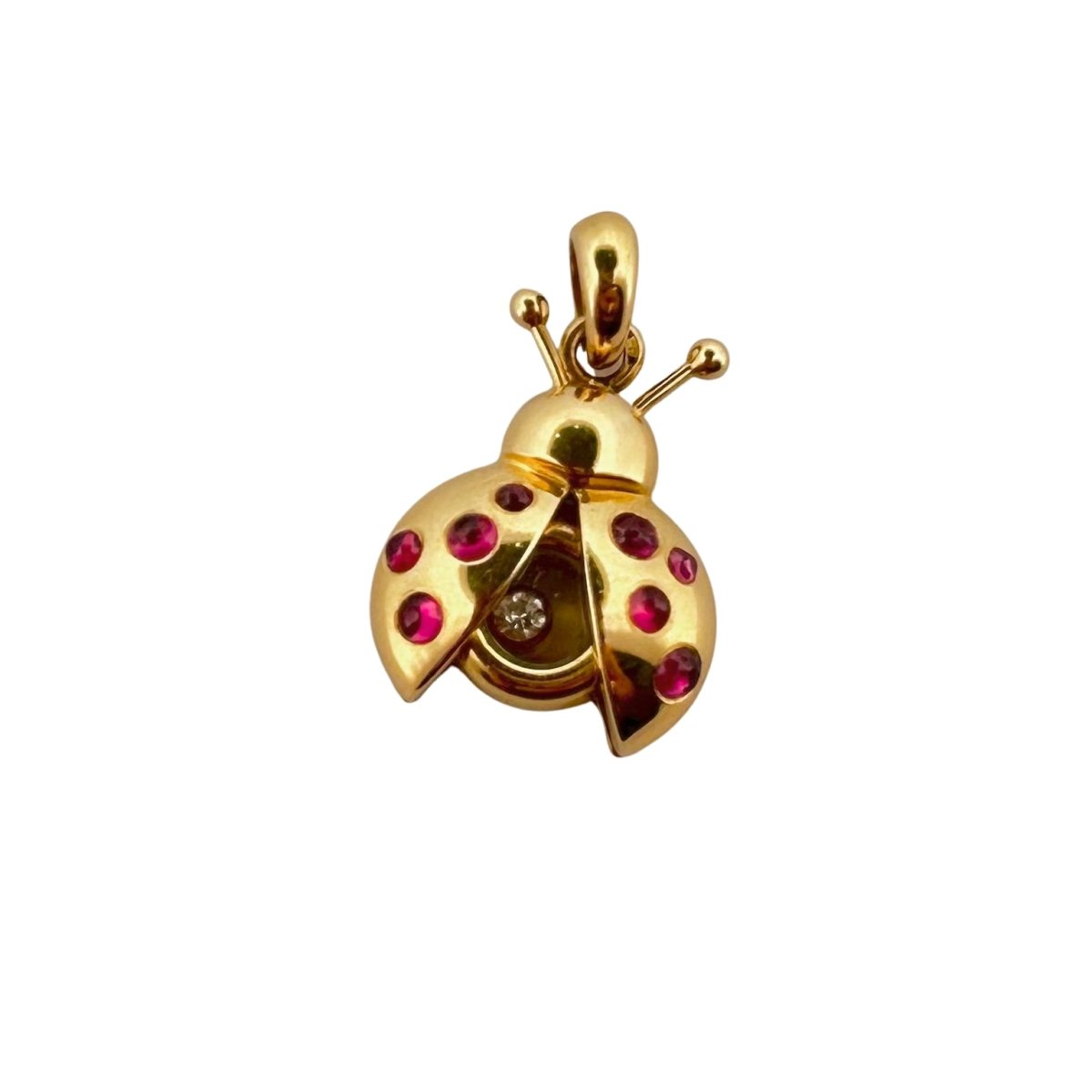 Pendentif CHOPARD Coccinelle en or jaune, rubis et diamant - Castafiore