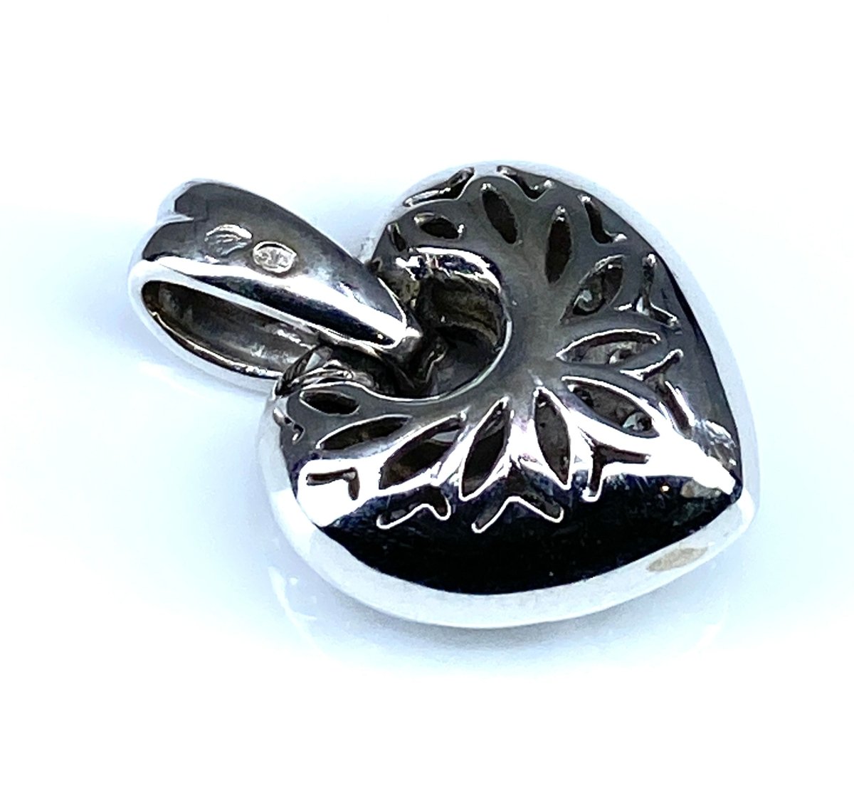 Pendentif cœur en or blanc 18 carats serti de 29 diamants - Castafiore