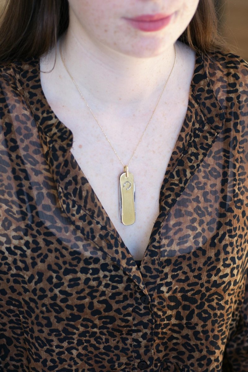 Pendentif Couteau Suisse Fer à Cheval Diamant sur Or Jaune JA Henckels - Castafiore