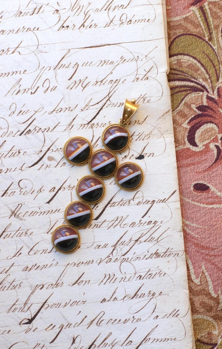 Pendentif Croix Cabochon d'Agate sur Or jaune - Castafiore