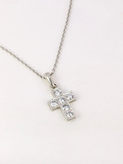 Pendentif croix vintage en or blanc et diamants taille brillant 1 ct - Castafiore