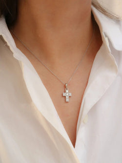 Pendentif croix vintage en or blanc et diamants taille brillant 1 ct - Castafiore